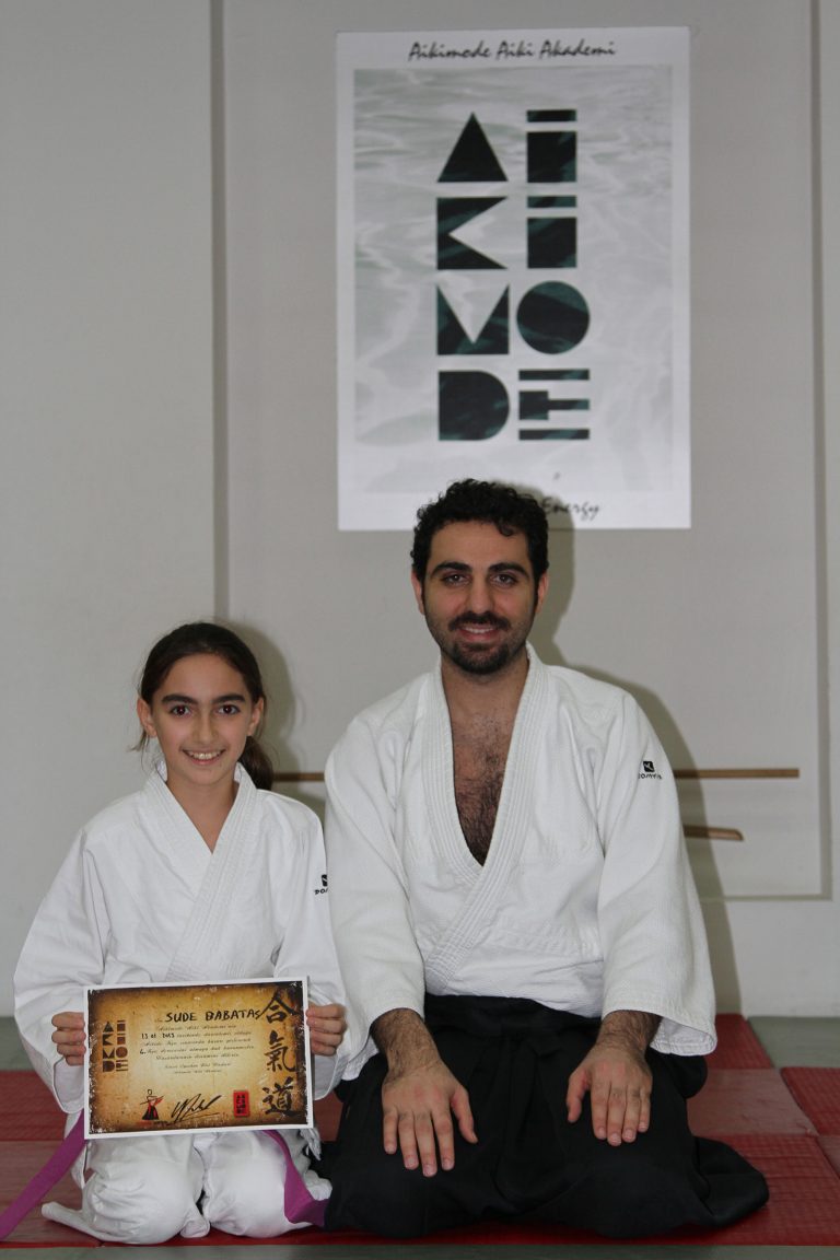 kiz cocuklari aikido yapiyor 1